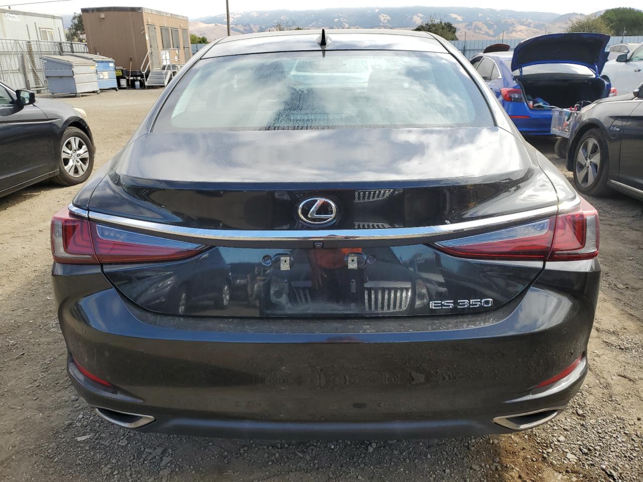 2019 Lexus ES - Image 6
