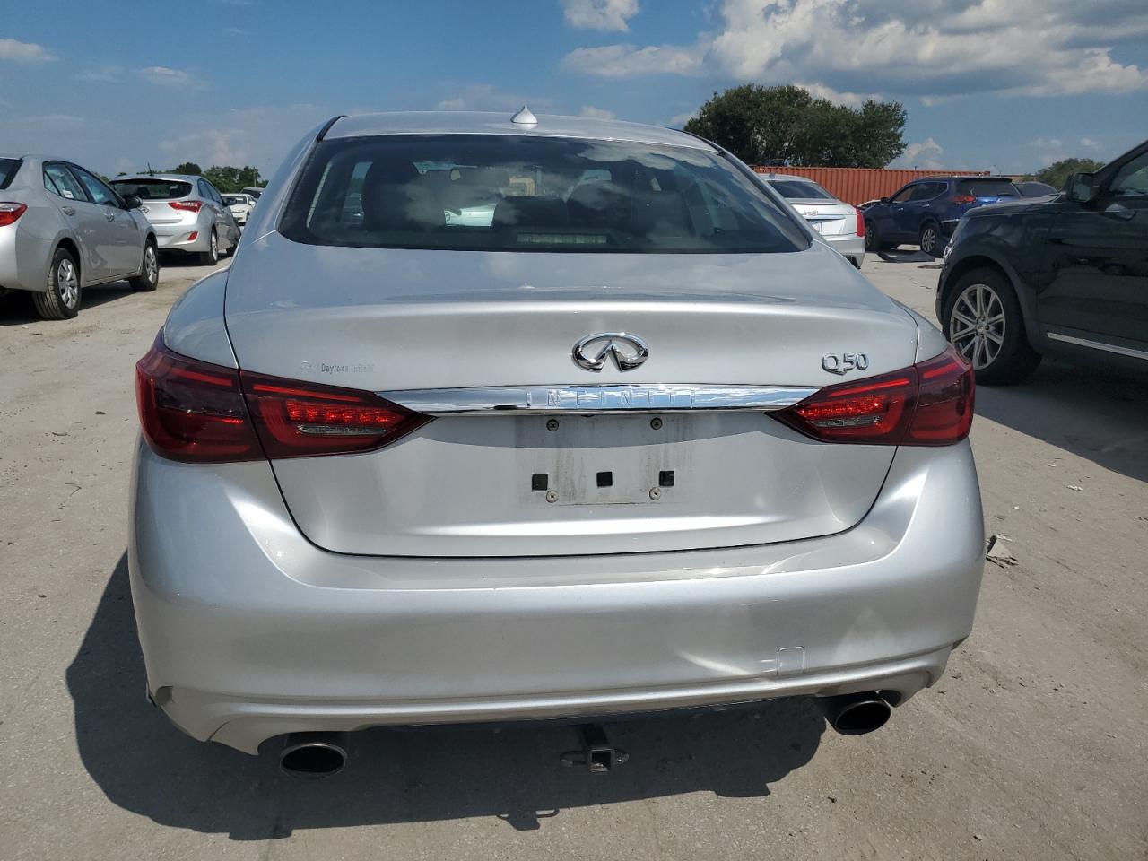 2018 Infiniti Q50 Luxe VIN: JN1EV7AP7JM351612 Lot: 71272304