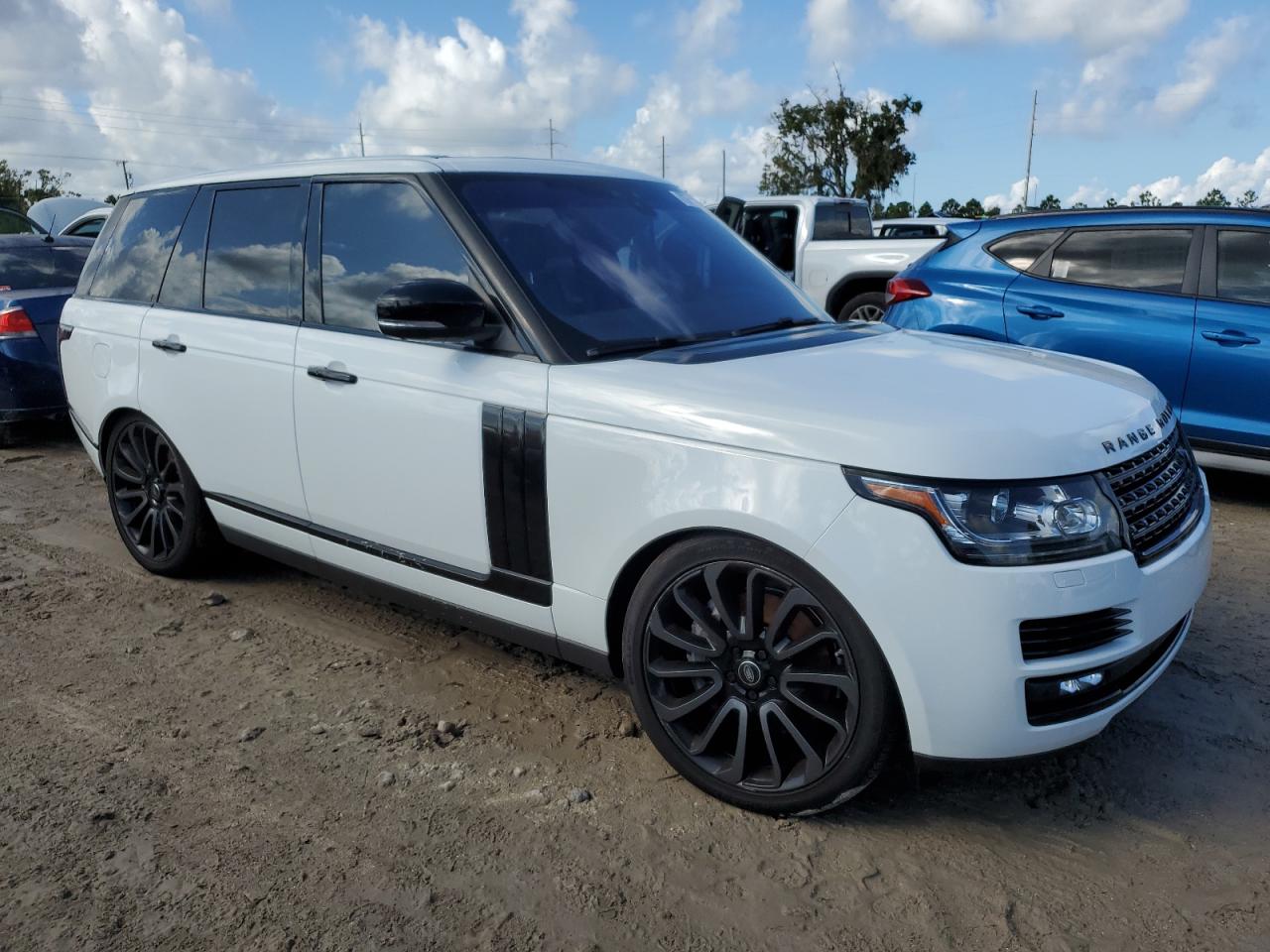 2017 Land Rover Range Rover - Image 4