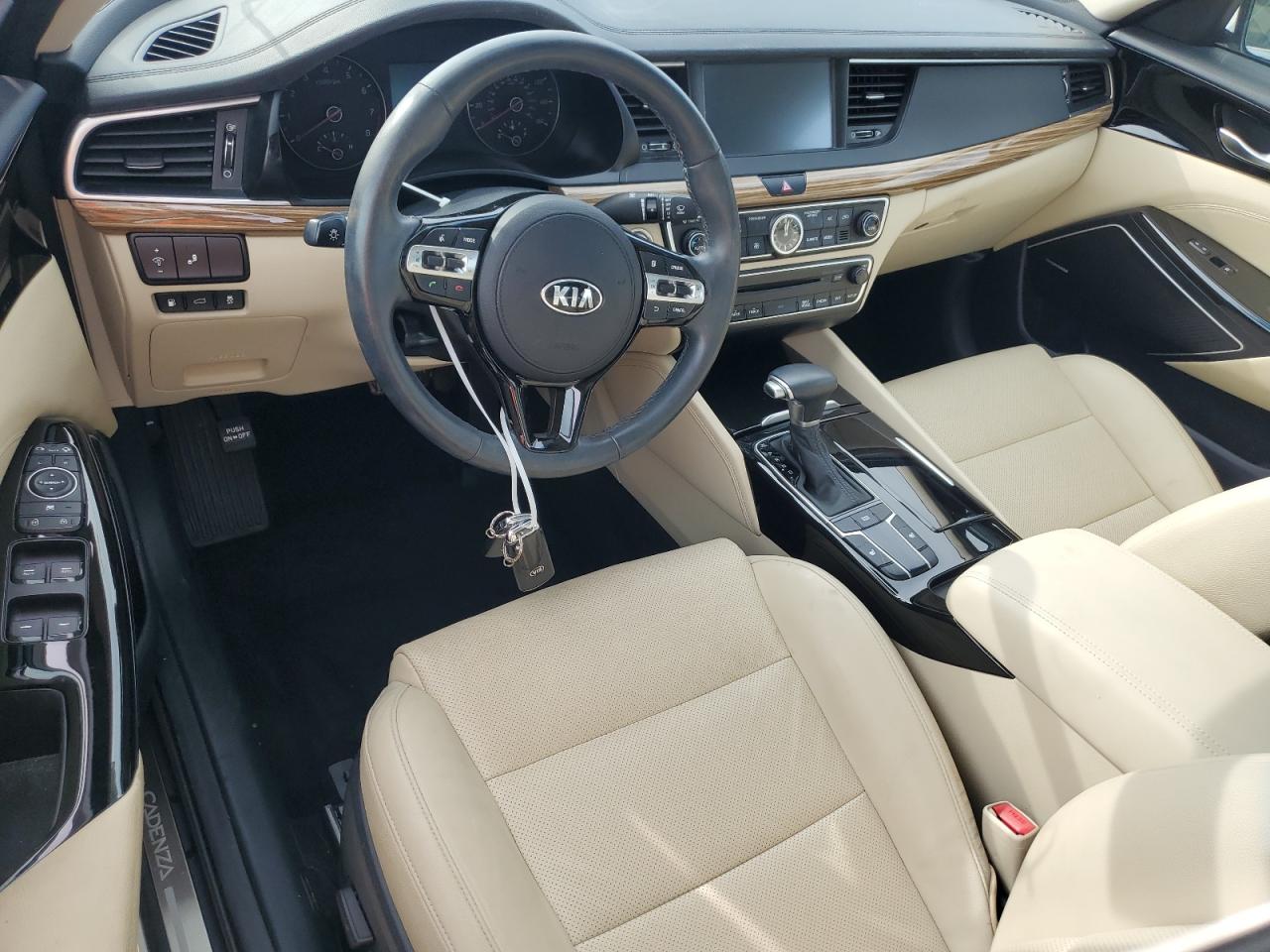 KNALC4J15H5052237 2017 Kia Cadenza Premium