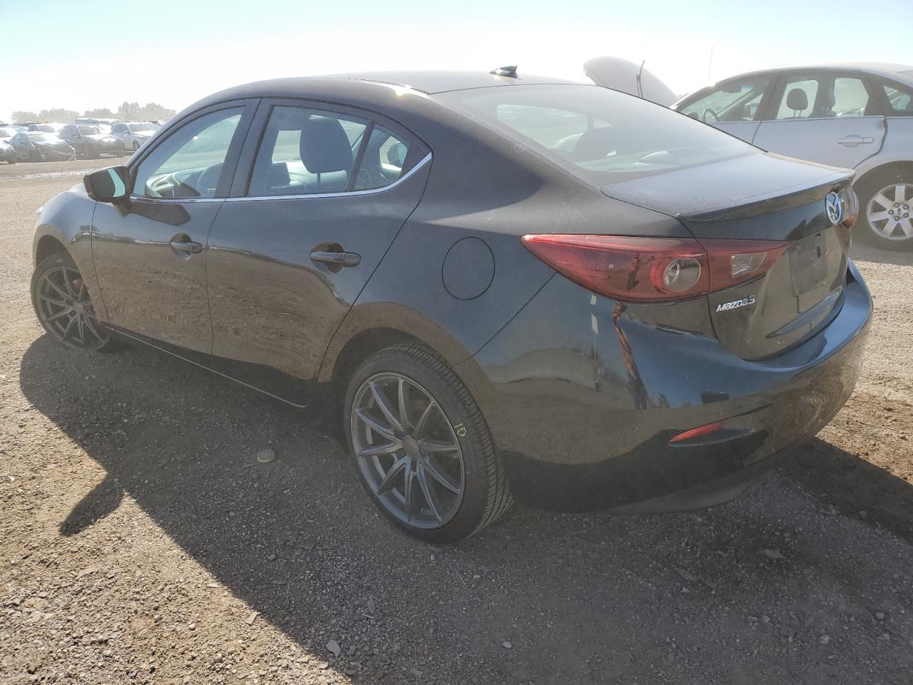 3MZBN1W34JM185716 2018 MAZDA 3 - Image 2