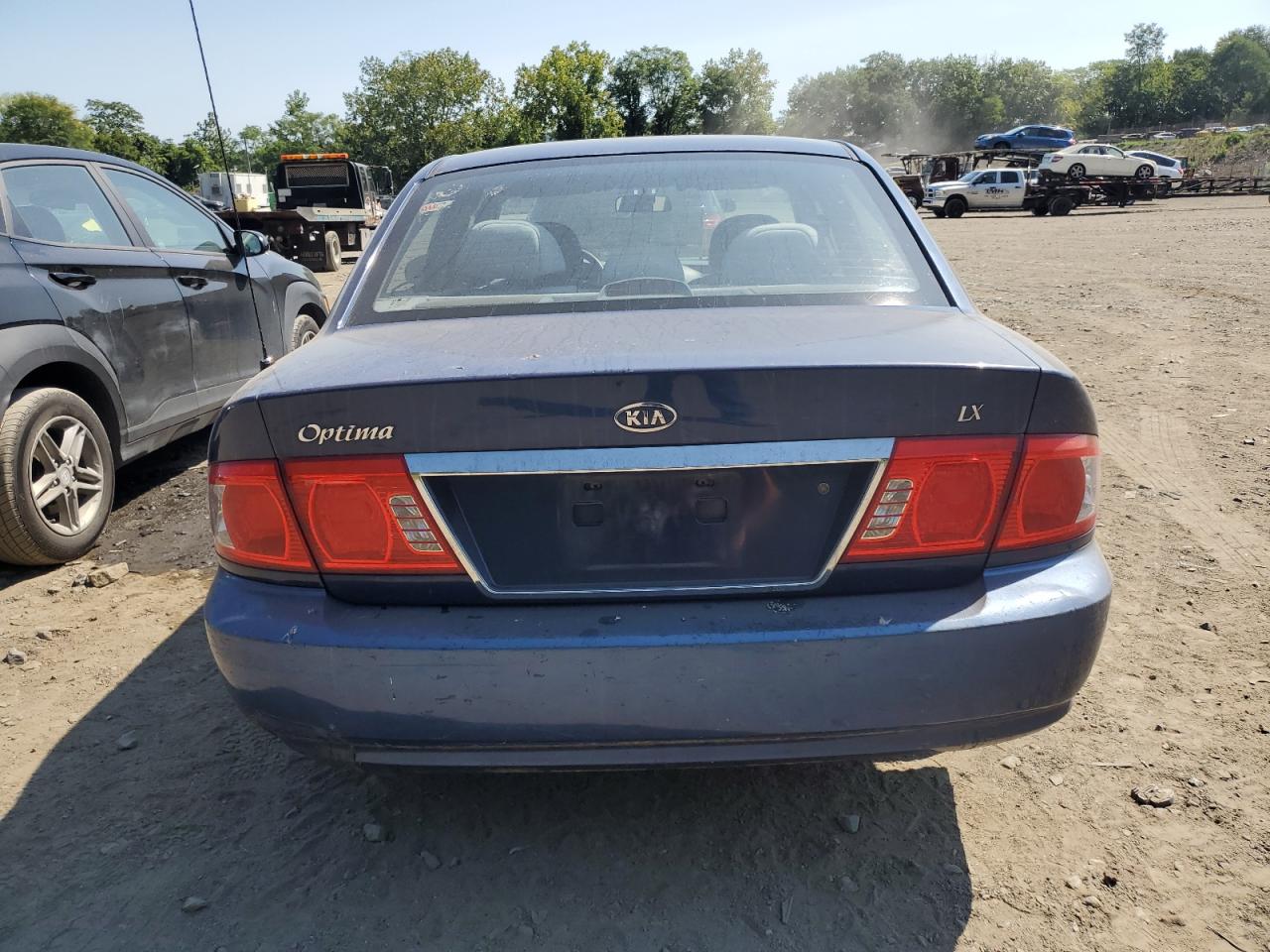 KNAGD126845306198 2004 Kia Optima Lx