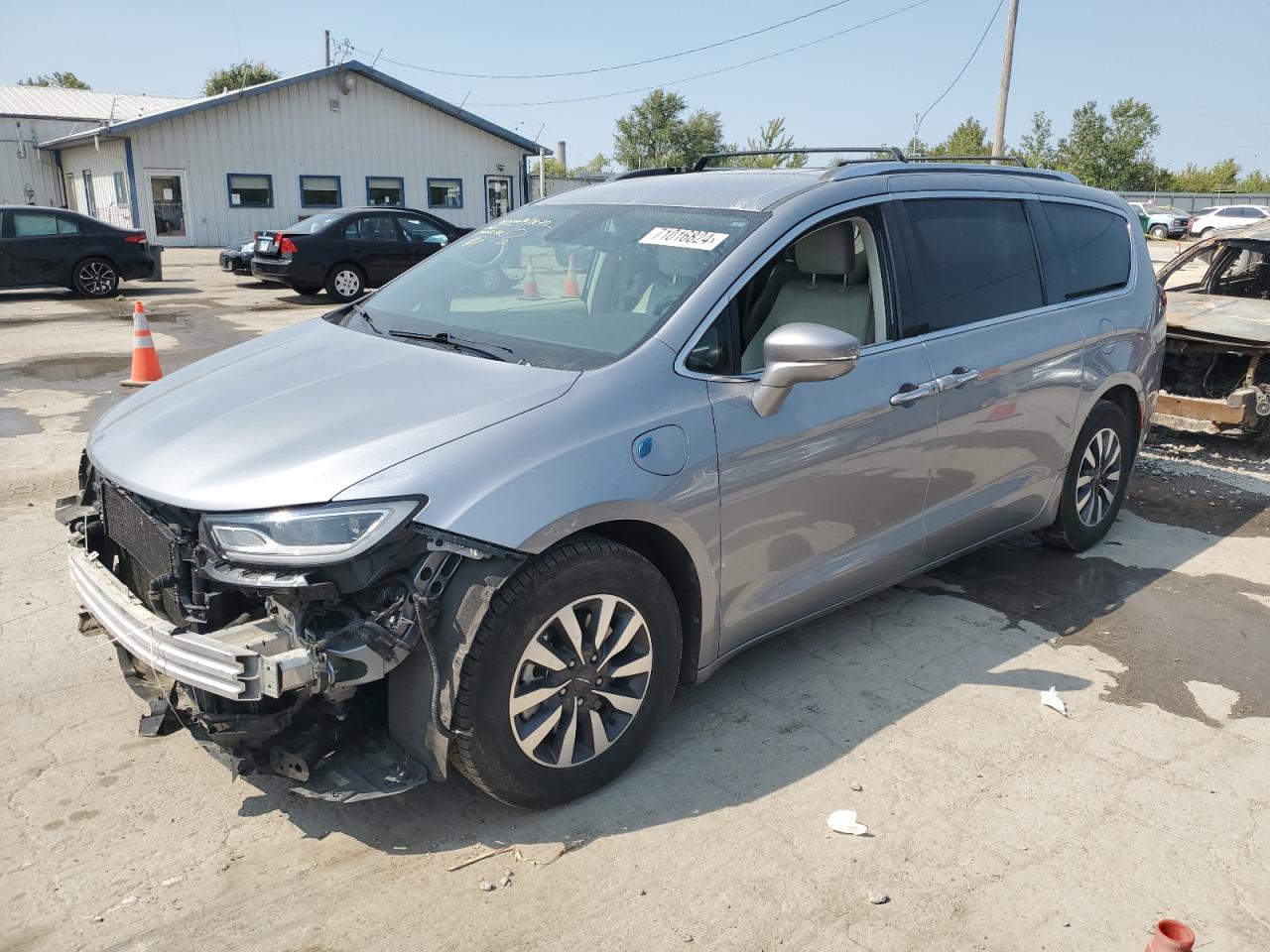 2C4RC1L75MR586428 2021 CHRYSLER PACIFICA - Image 1