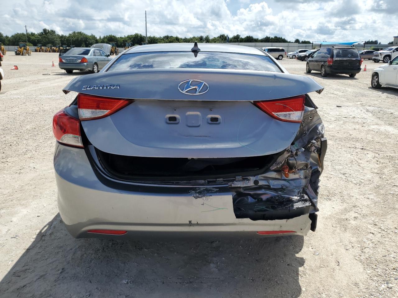 2013 Hyundai Elantra - Image 6
