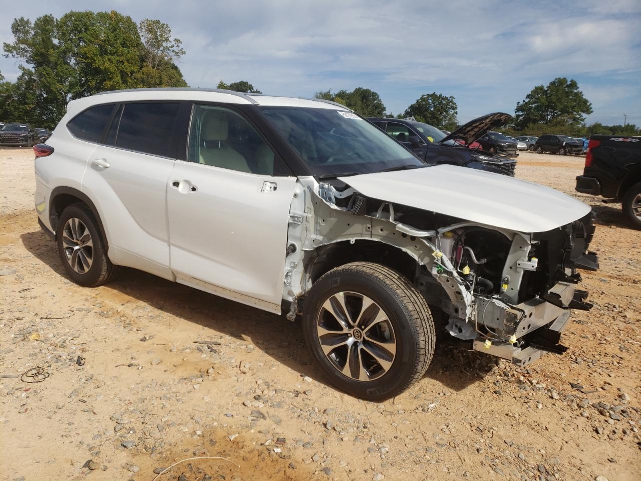 2023 Toyota Highlander L VIN: 5TDKDRAH1PS028922 Lot: 69178584