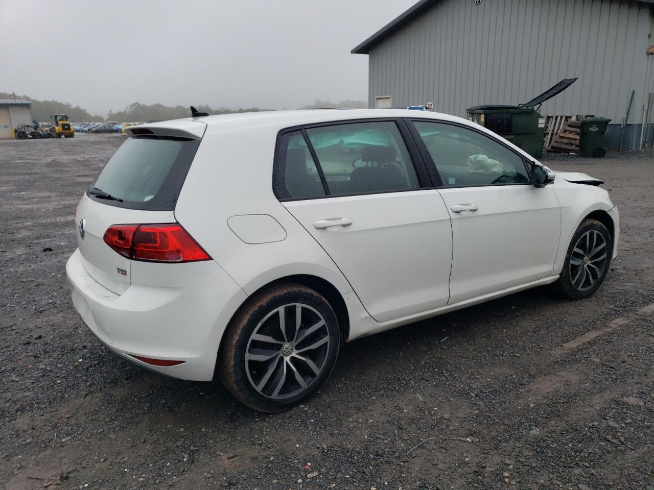 2016 Volkswagen Golf - Image 3