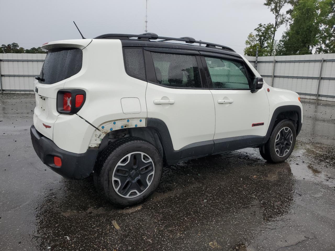 VIN ZACCJBCB5HPE47948 2017 JEEP RENEGADE no.3