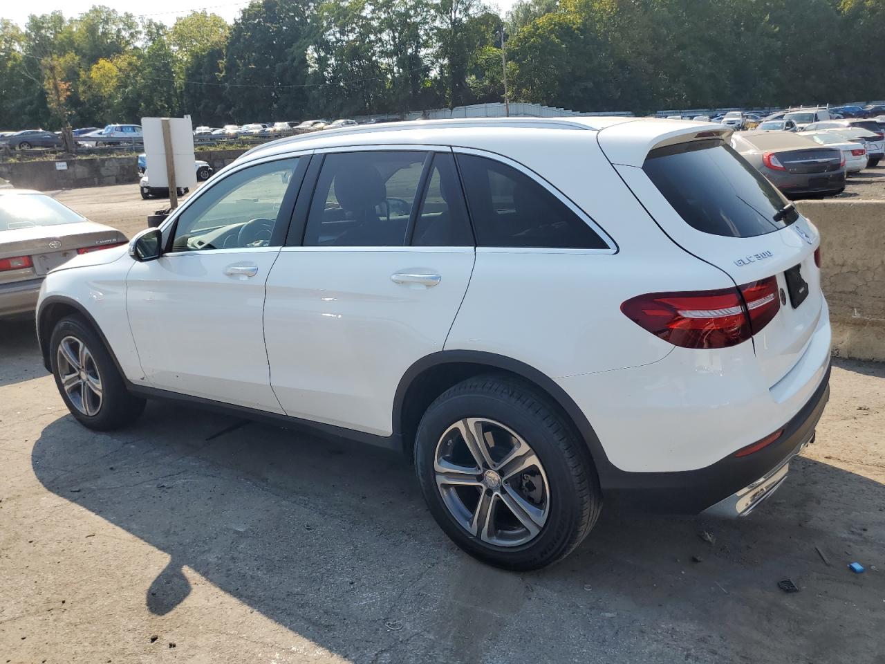 WDC0G4KB0HF162361 2017 MERCEDES-BENZ GLC - Image 2