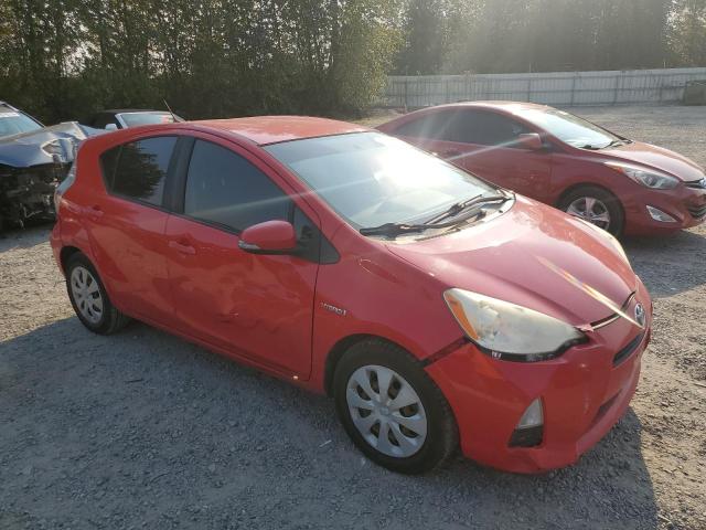  TOYOTA PRIUS 2013 Красный