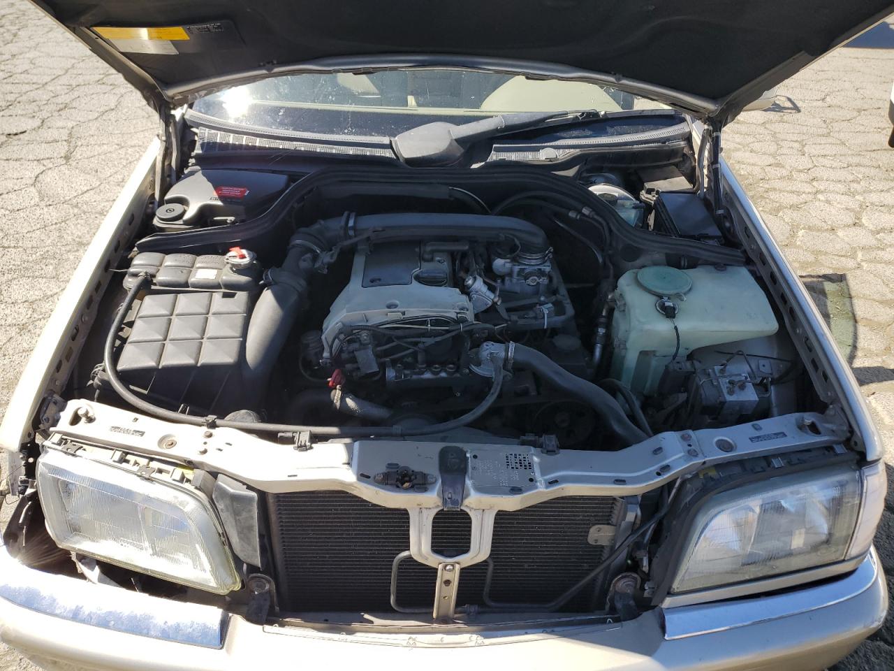 WDBHA23G4WA564563 1998 Mercedes-Benz C 230