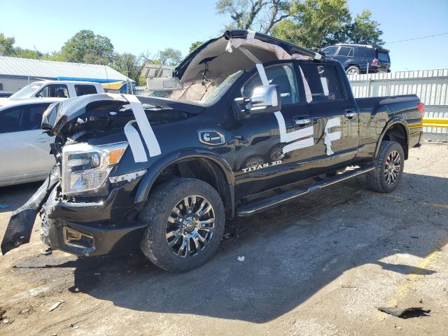  NISSAN TITAN 2017 Czarny