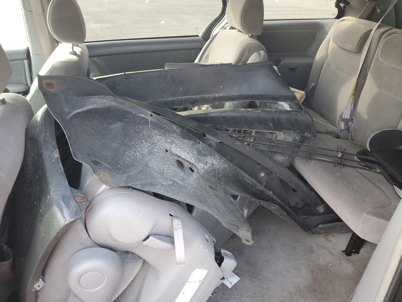 2004 Toyota Sienna Ce VIN: 5TDZA23C74S154312 Lot: 70818254