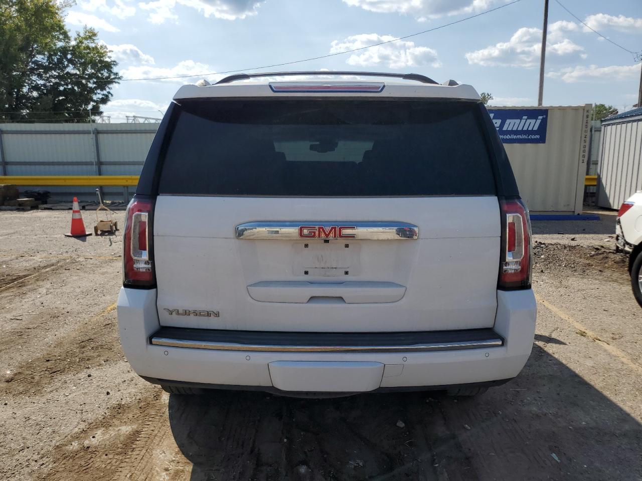 1GKS2CKJXHR136996 2017 GMC Yukon Denali