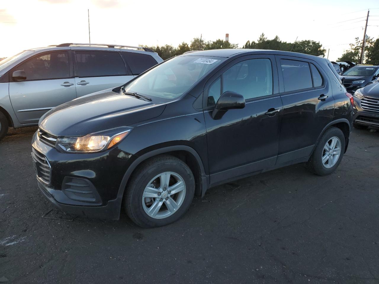 KL7CJKSB6LB023955 2020 CHEVROLET TRAX - Image 1