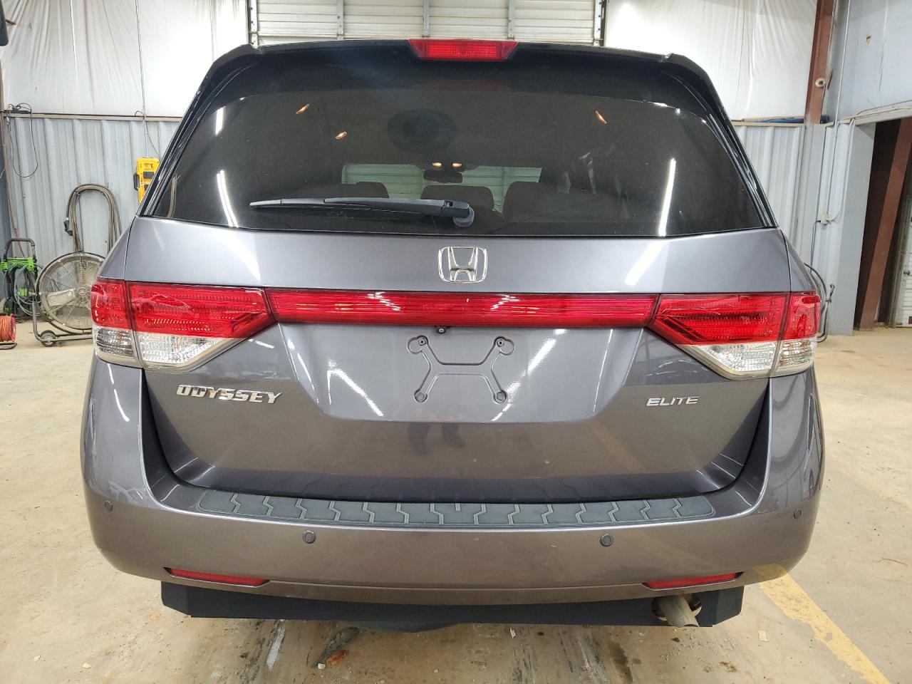 2015 Honda Odyssey Touring VIN: 5FNRL5H90FB041088 Lot: 72515824