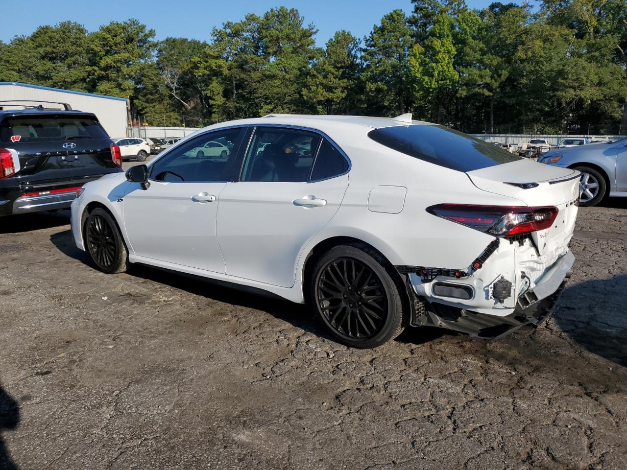 4T1G11AK8RU915648 2024 TOYOTA CAMRY - Image 2