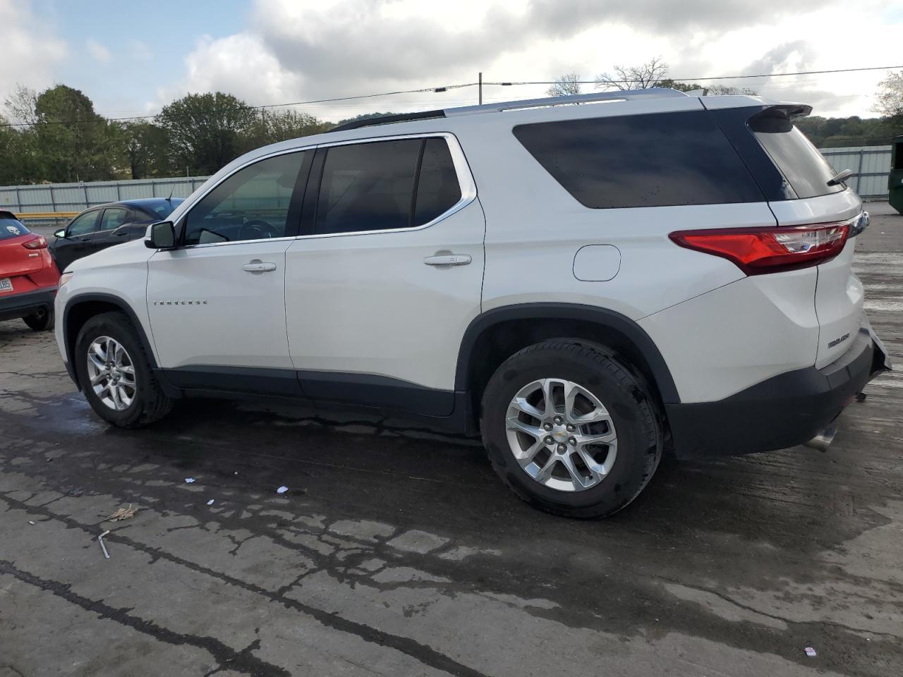 1GNERGKWXJJ160475 2018 CHEVROLET TRAVERSE - Image 2