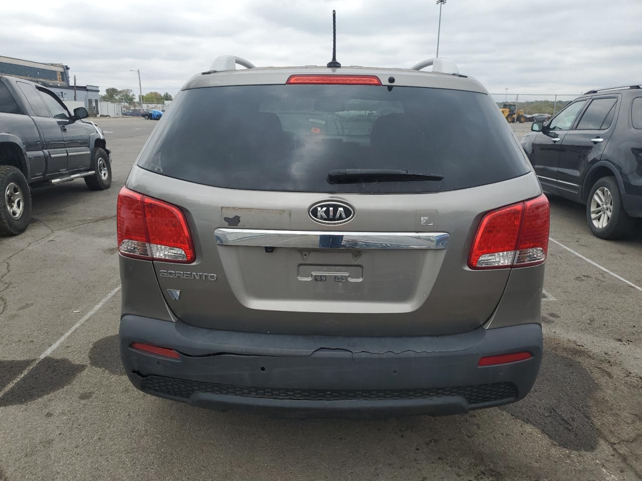 5XYKT3A69CG221051 2012 Kia Sorento Base