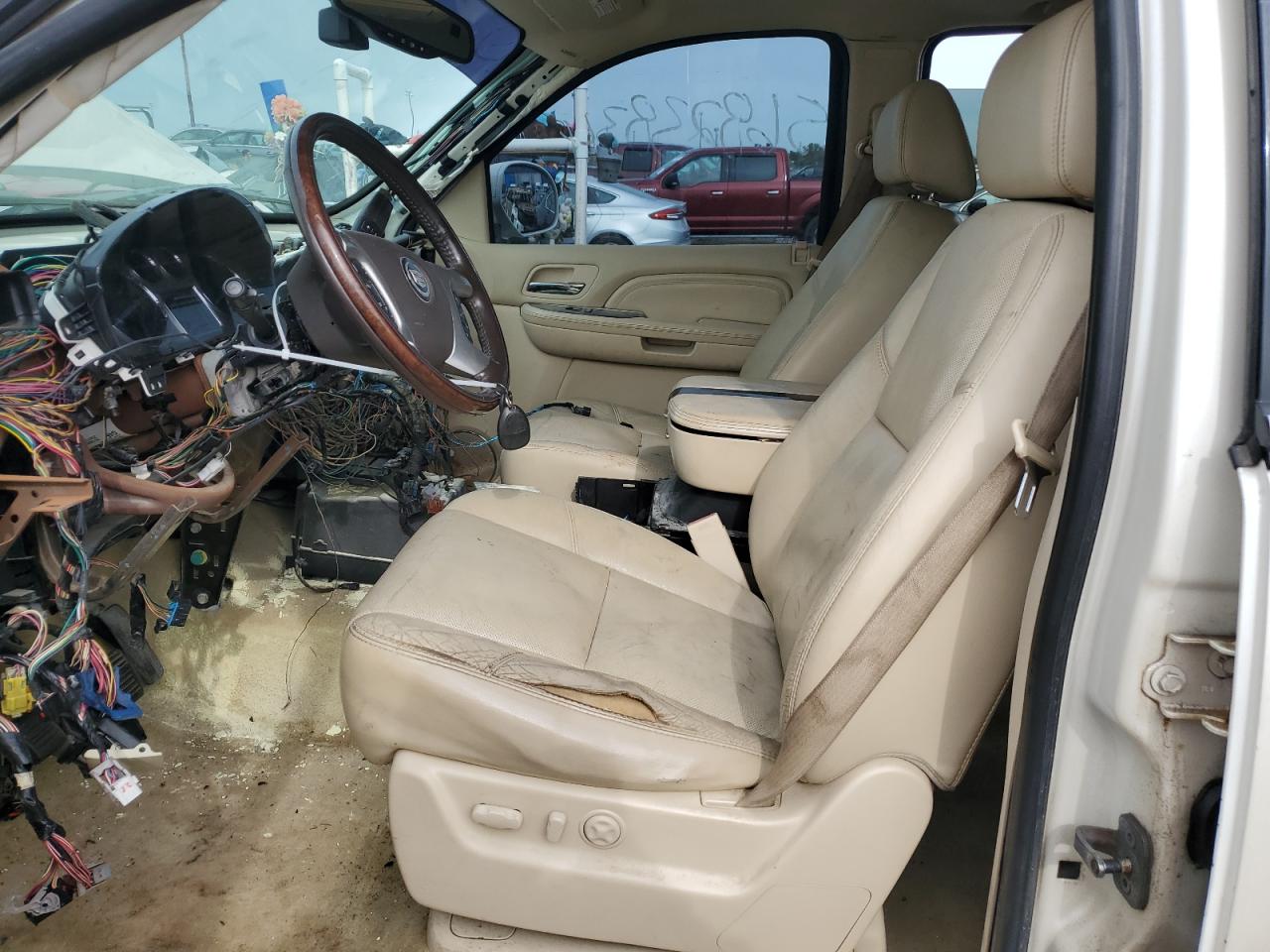 2007 Cadillac Escalade Luxury VIN: 1GYFK63867R376596 Lot: 73343024