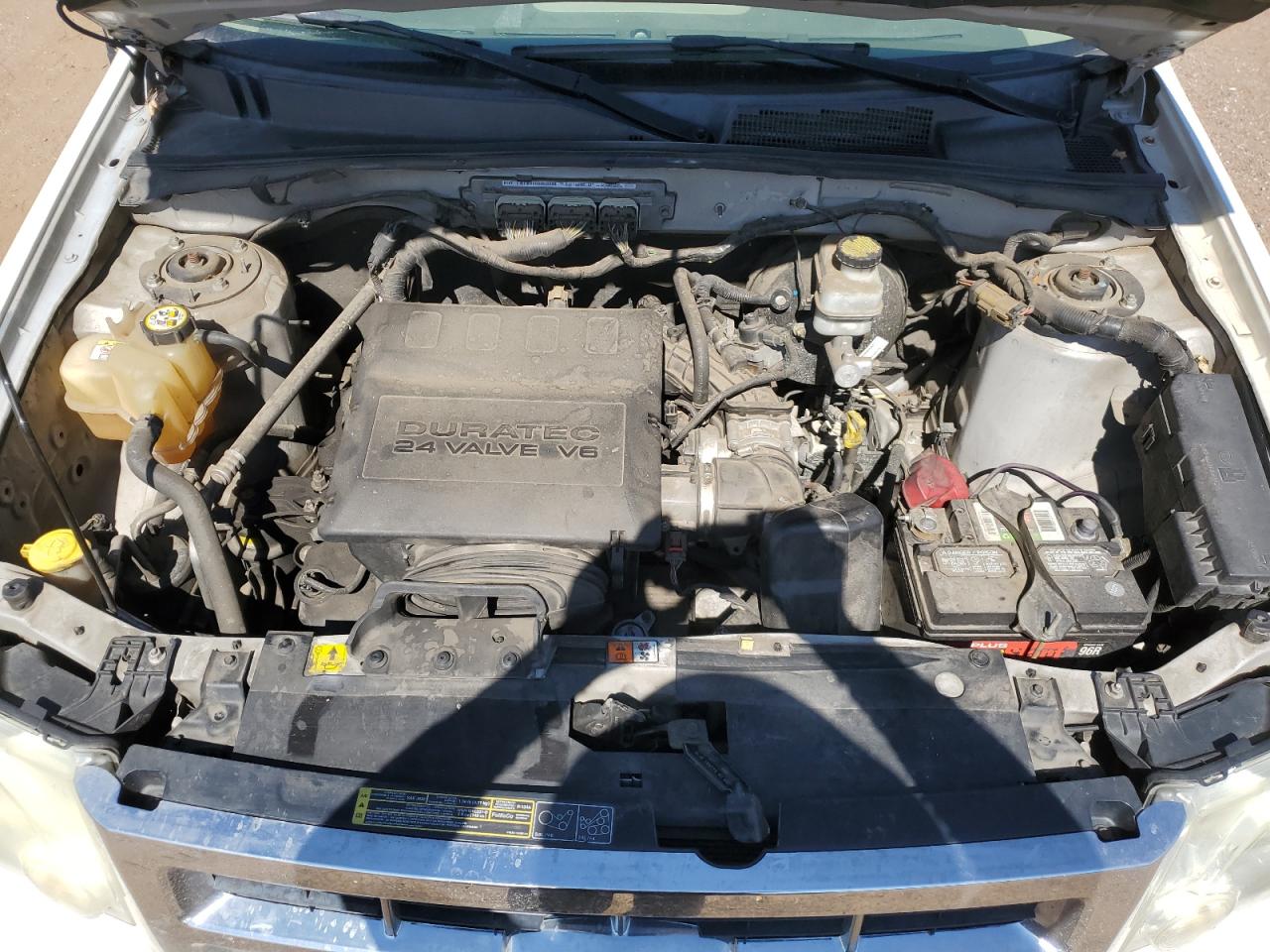 2010 Ford Escape - Image 11