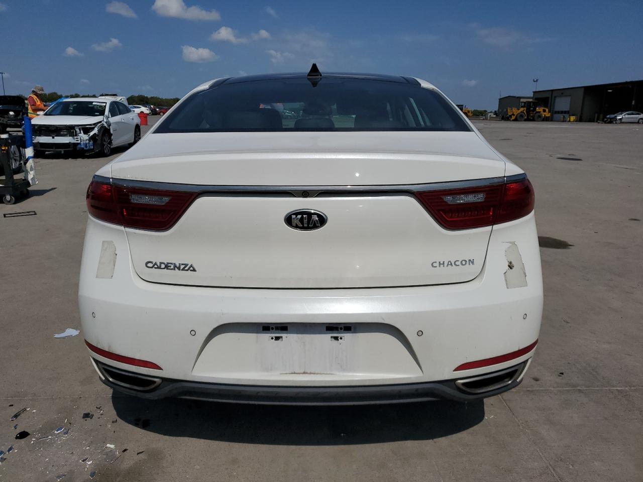 KNALC4J11H5087048 2017 Kia Cadenza Premium