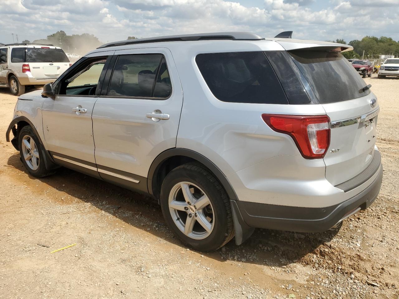 1FM5K7D86JGB51597 2018 FORD EXPLORER - Image 2