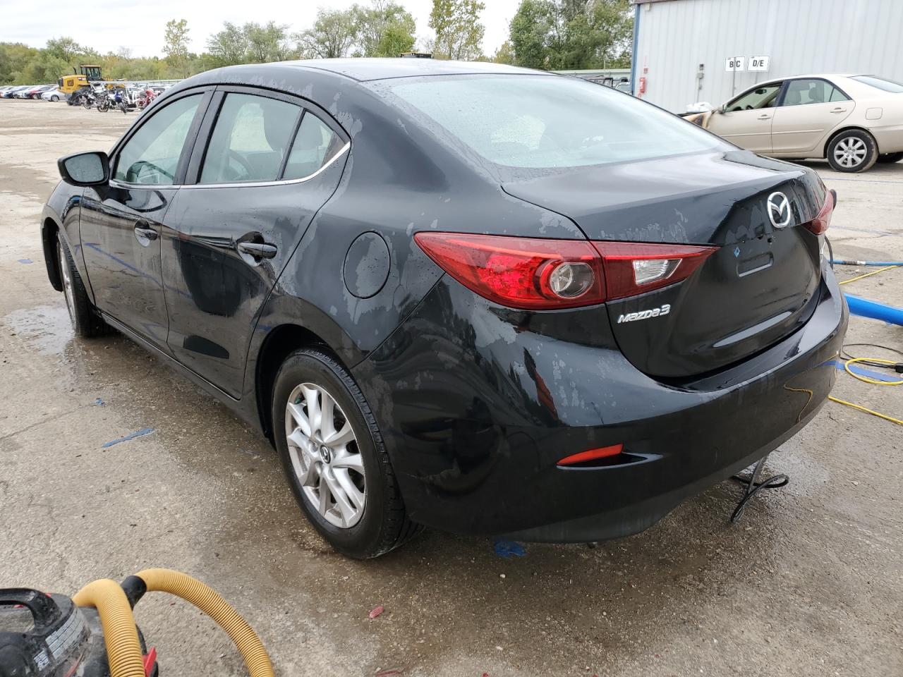 3MZBN1U74JM214928 2018 MAZDA 3 - Image 2