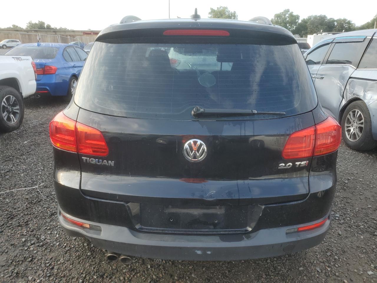 WVGAV7AX2FW610218 2015 Volkswagen Tiguan S