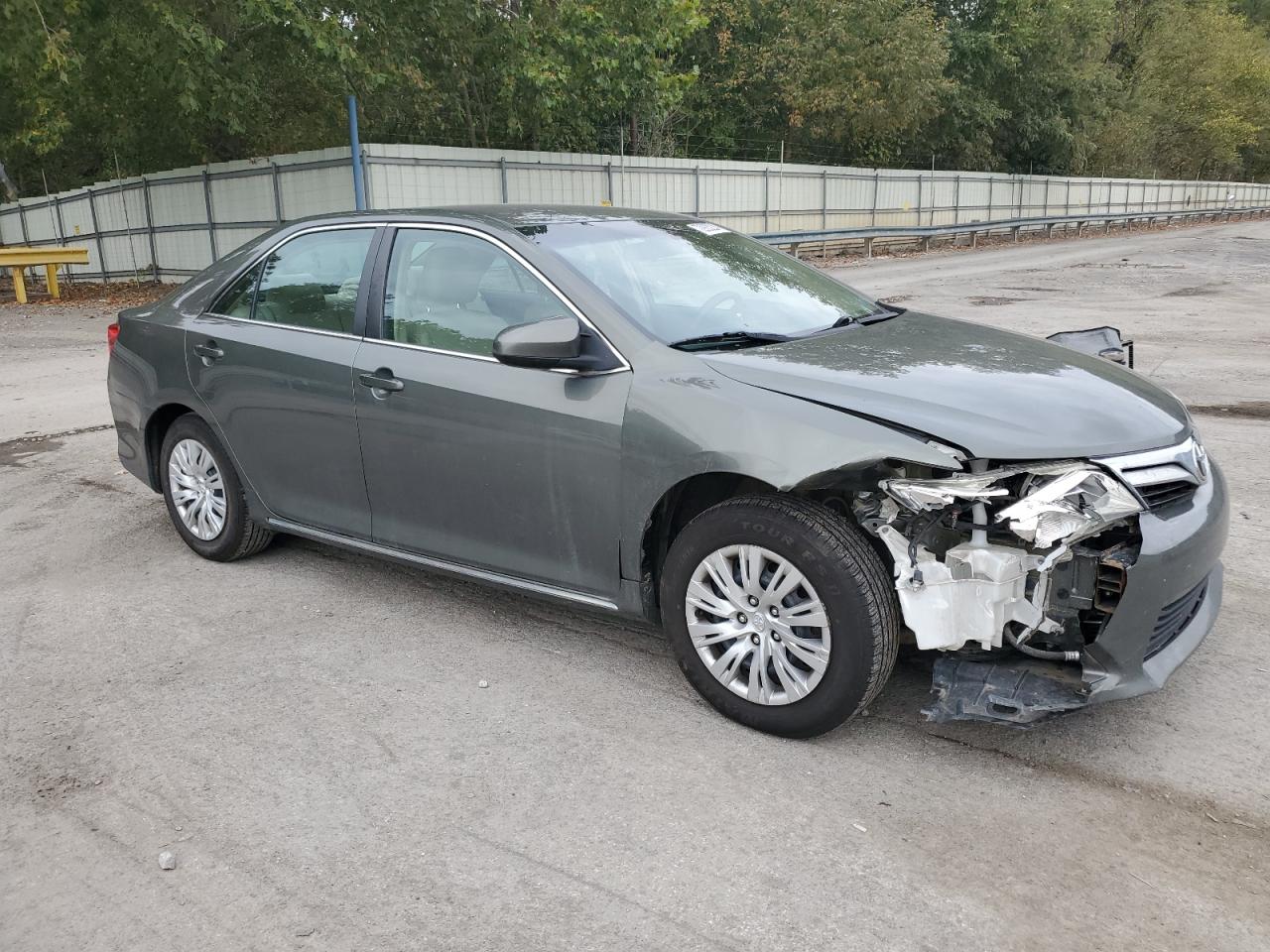 2014 Toyota Camry - Image 4