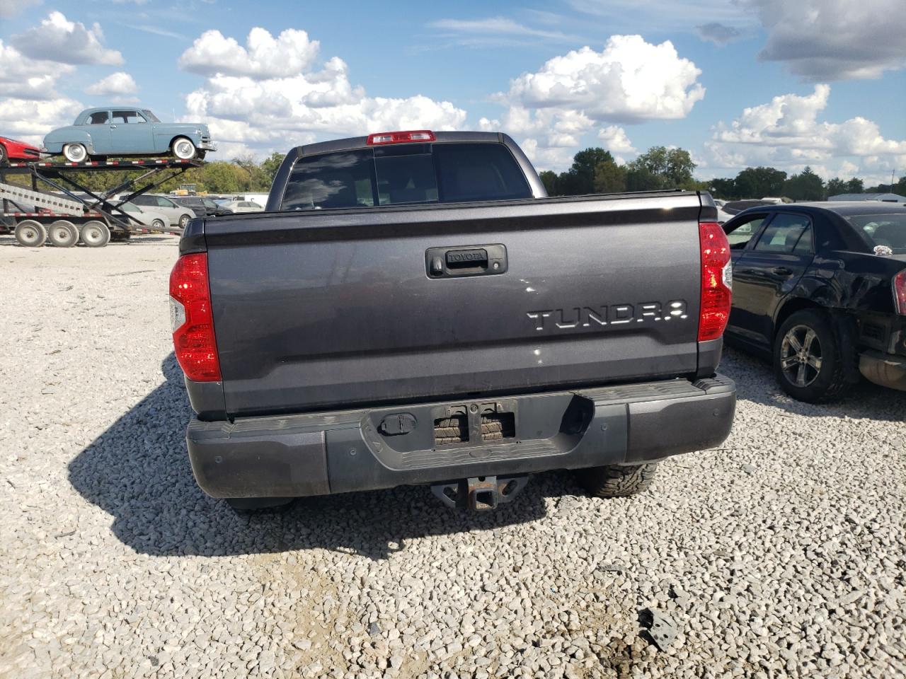 5TFUW5F17KX807669 2019 Toyota Tundra Double Cab Sr