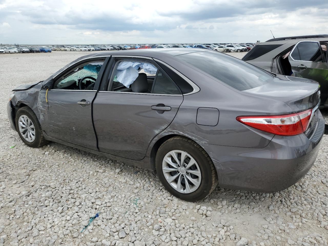 VIN 4T4BF1FK6GR539877 2016 TOYOTA CAMRY no.2