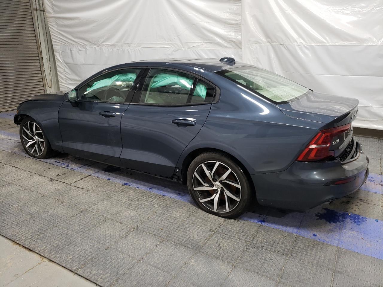 7JRA22TK6KG015668 2019 VOLVO S60 - Image 2