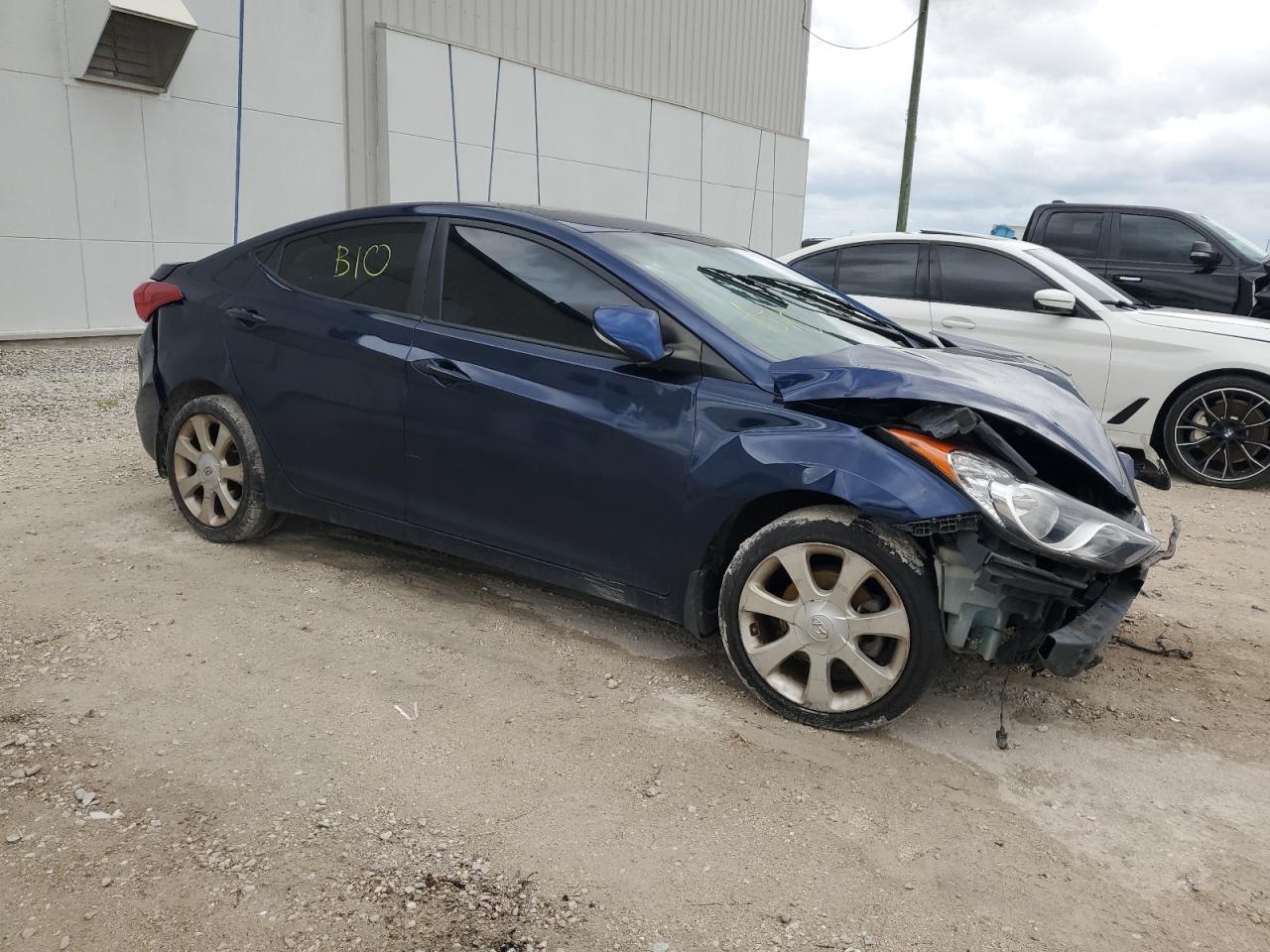 VIN KMHDH4AE0DU583482 2013 HYUNDAI ELANTRA no.4