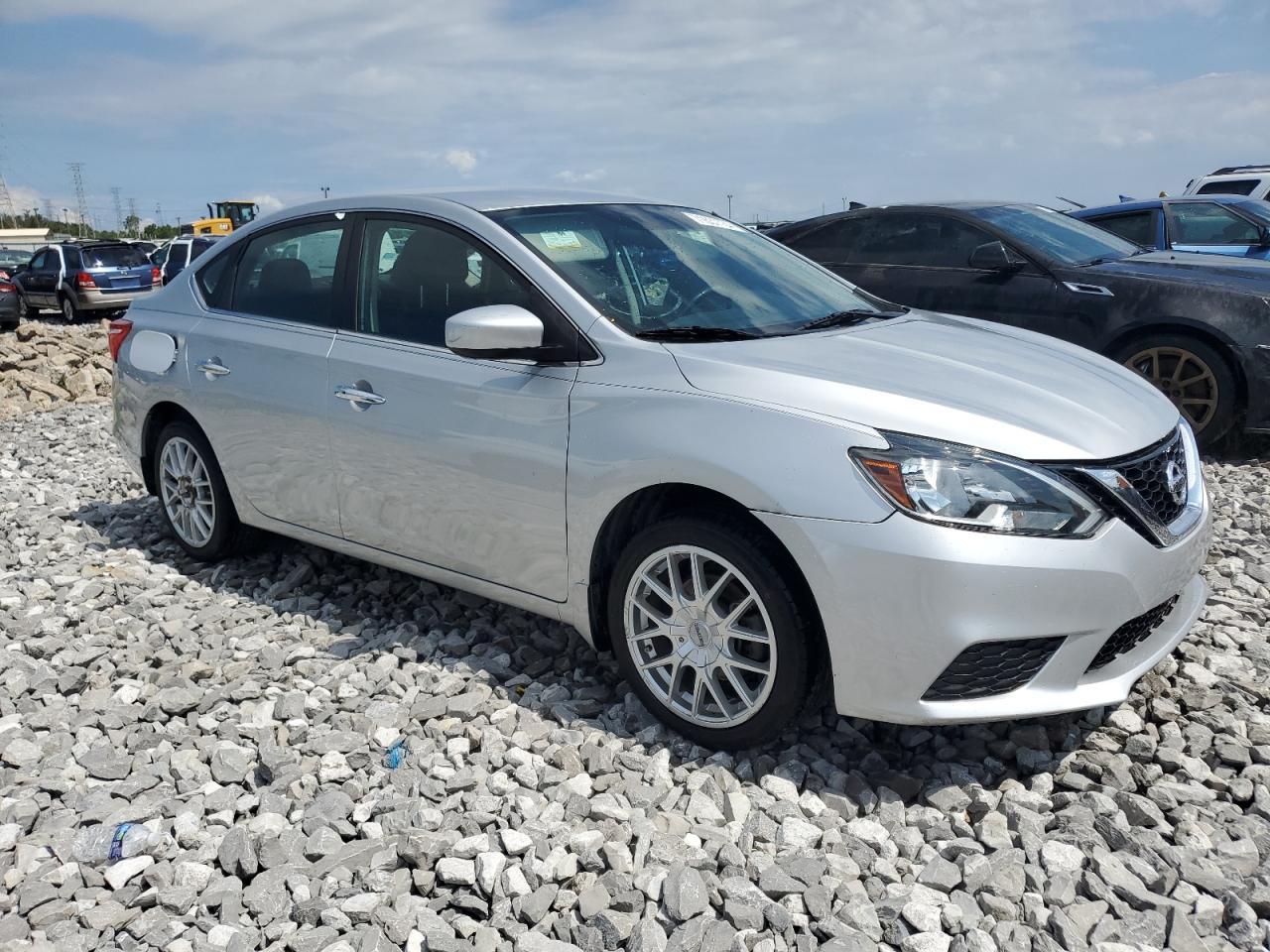 2017 Nissan Sentra - Image 4