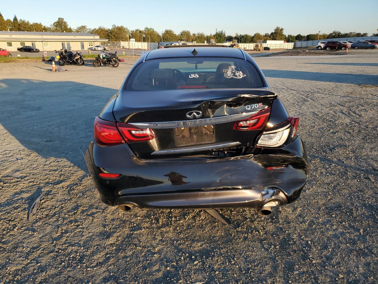 JN1BY1AP9HM741578 2017 Infiniti Q70 3.7