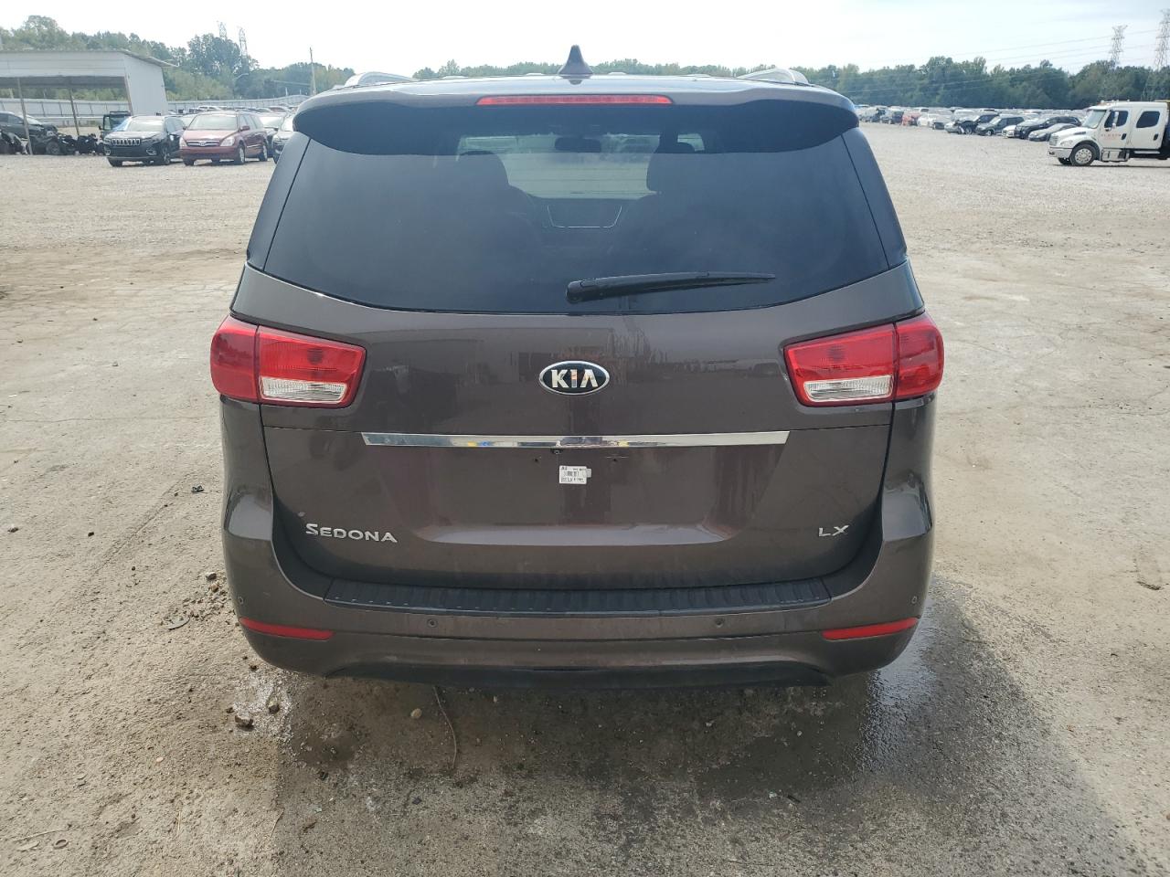 KNDMB5C16H6281288 2017 Kia Sedona Lx