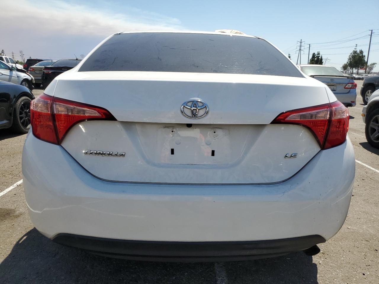 2T1BURHE7JC977998 2018 Toyota Corolla L