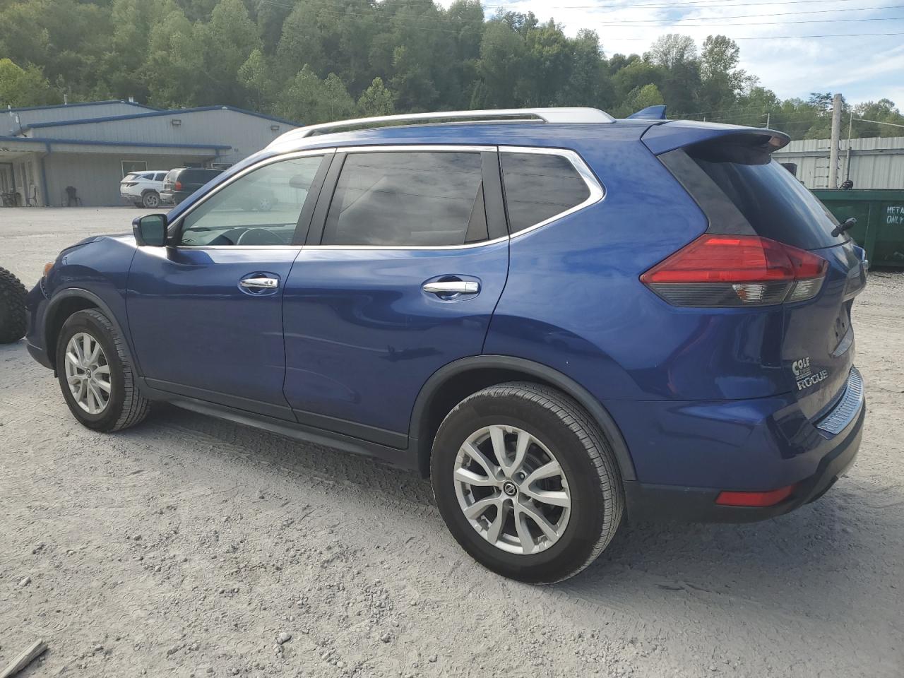 2017 Nissan Rogue - Image 2