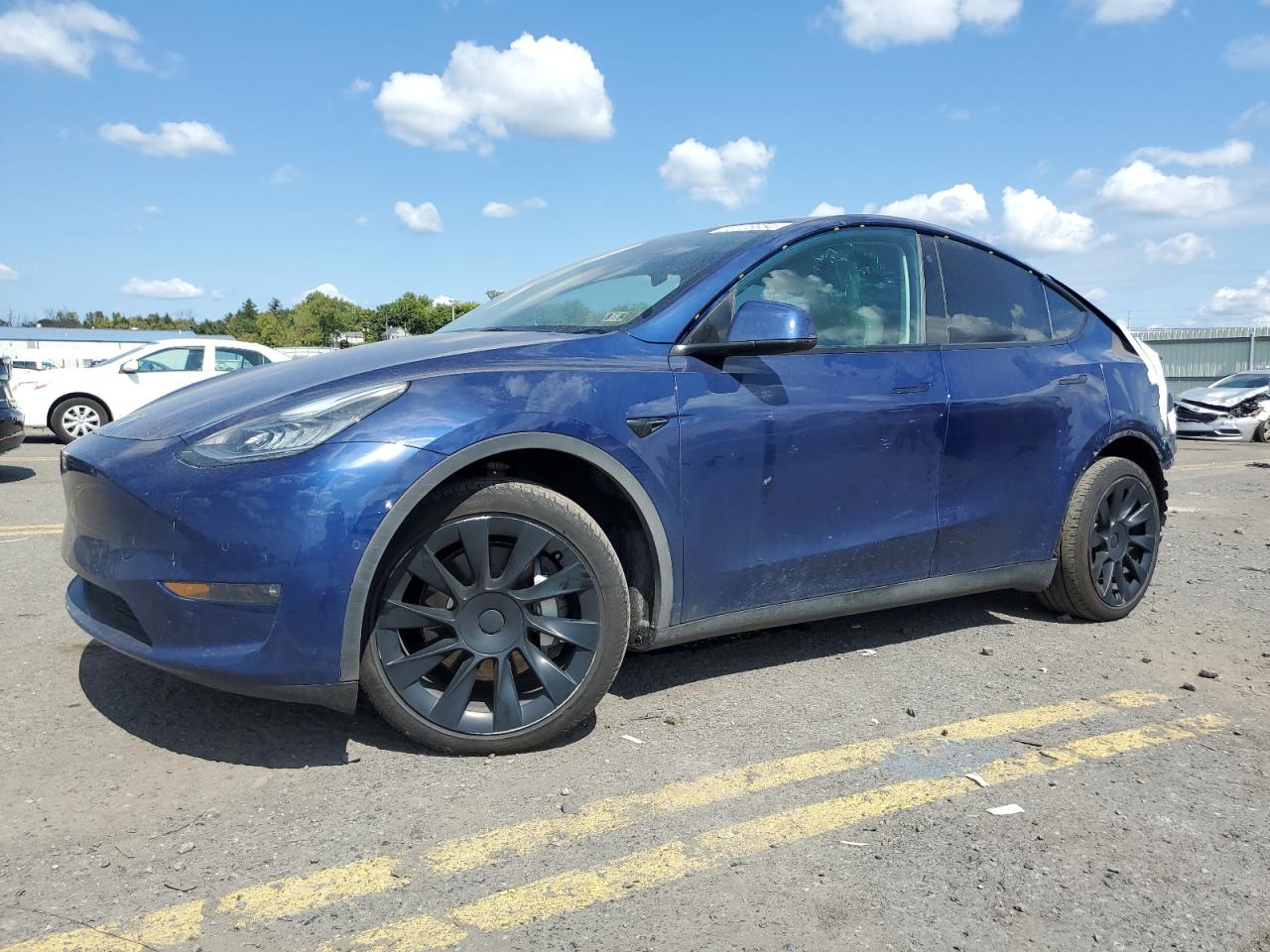 7SAYGDEE8NF414097 2022 TESLA MODEL Y - Image 1