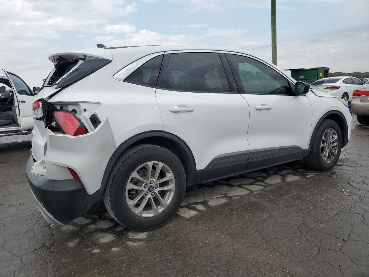 2022 Ford Escape - Image 3