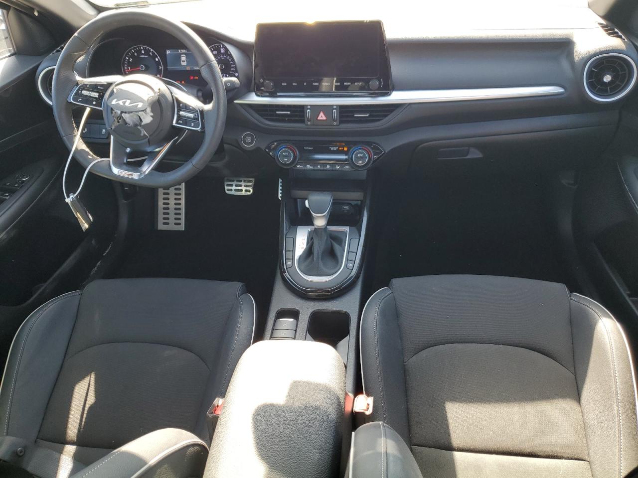 2024 Kia Forte - Image 8