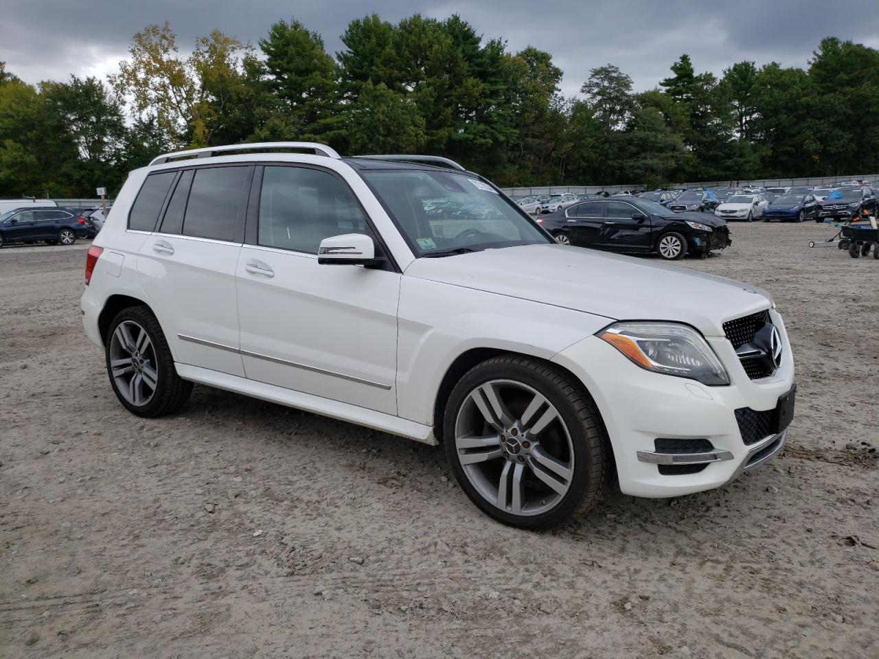 VIN WDCGG8JB8DG049933 2013 MERCEDES-BENZ GLK-CLASS no.4