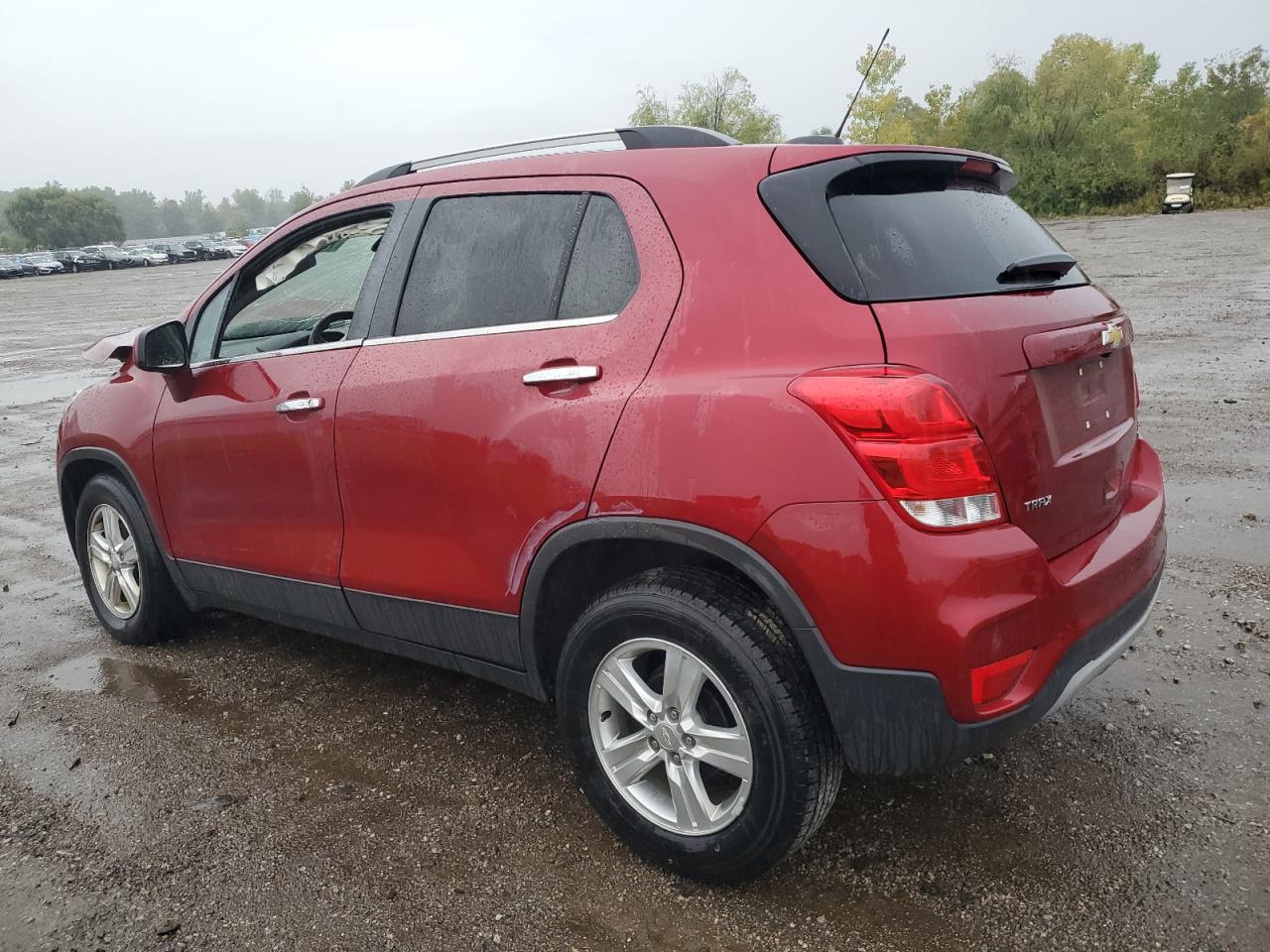 3GNCJLSBXJL312462 2018 CHEVROLET TRAX - Image 2