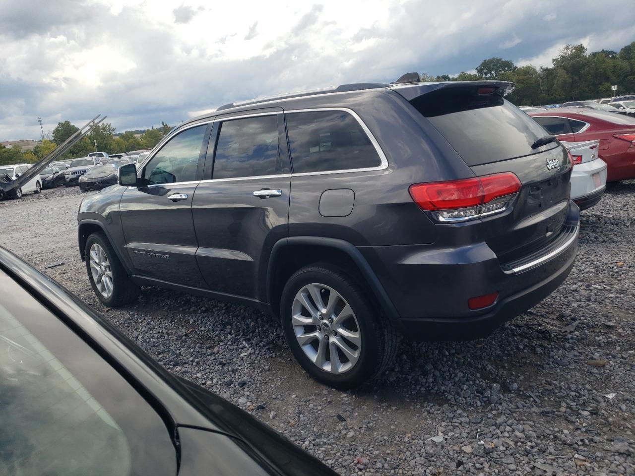 2017 Jeep Grand Cherokee - Image 2