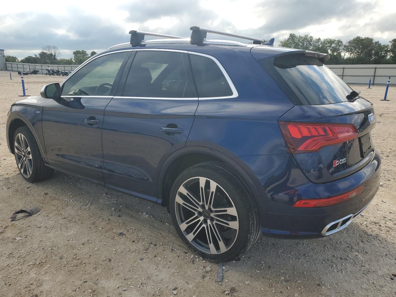 WA1C4AFY8J2223987 2018 AUDI SQ5 - Image 2