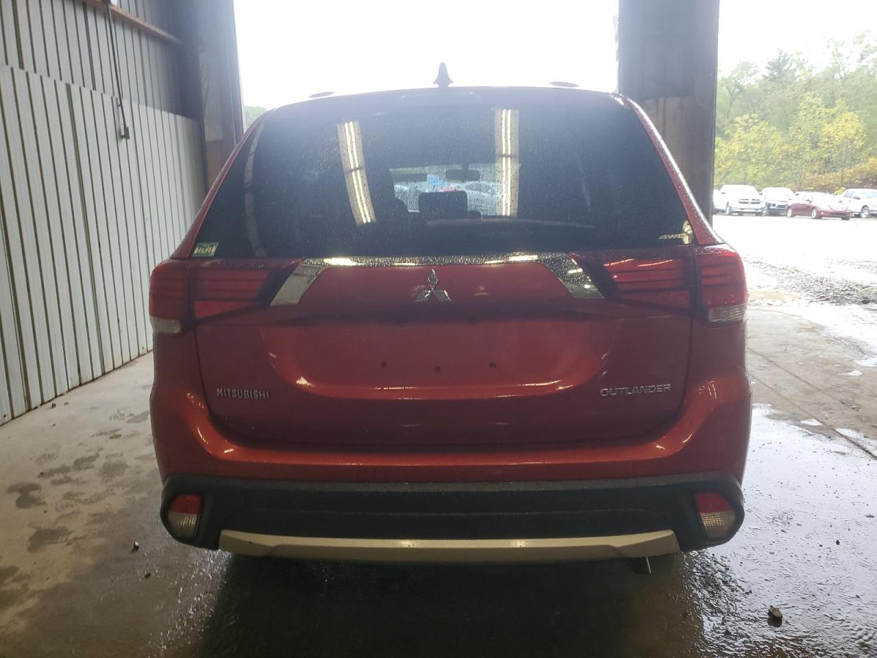 JA4AZ2A30HZ063843 2017 Mitsubishi Outlander Es