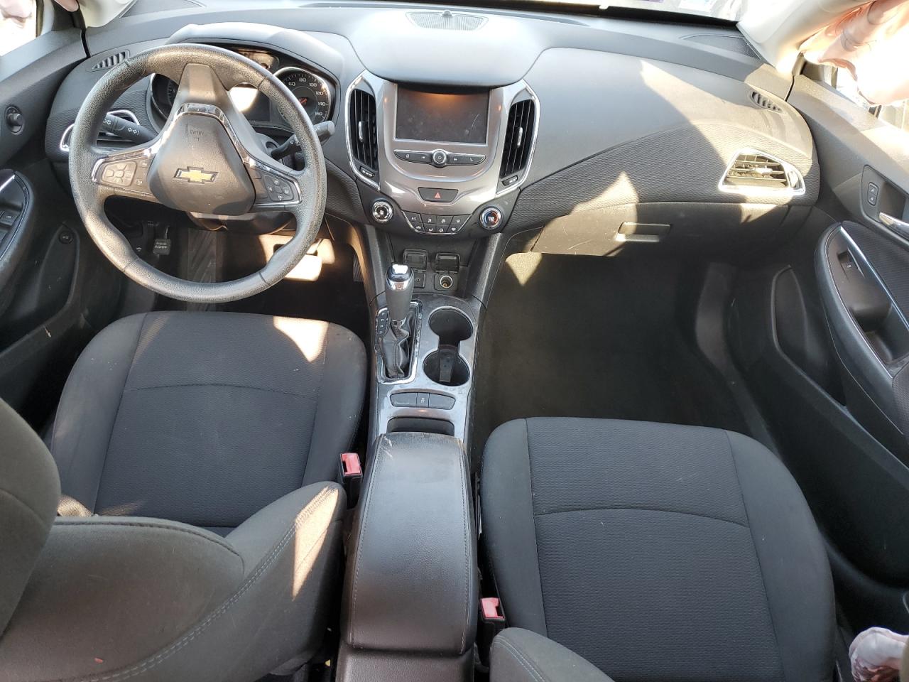 2017 Chevrolet Cruze - Image 8