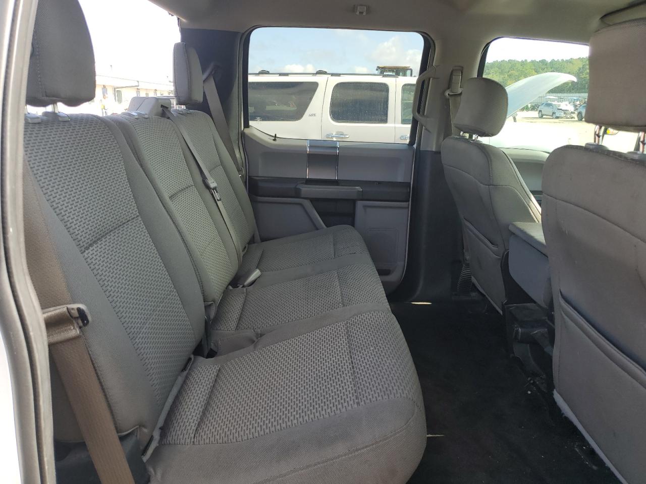 2015 Ford F-150 - Image 10