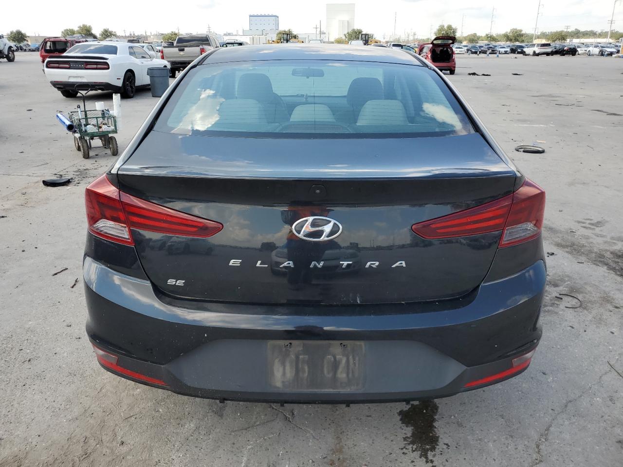 5NPD74LF5KH469806 2019 Hyundai Elantra Se