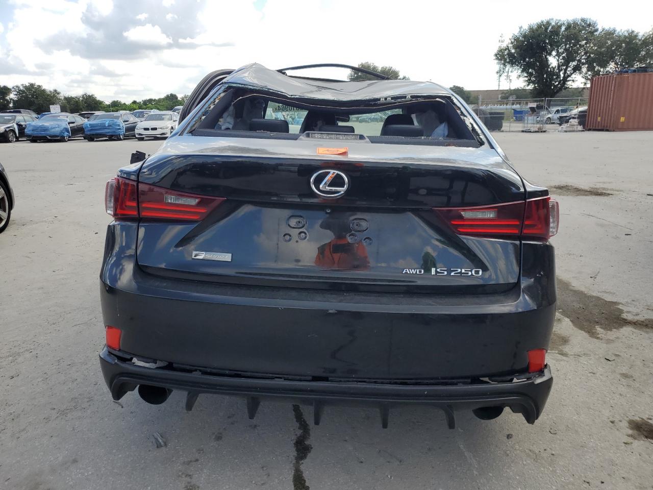 2014 Lexus IS - Image 6